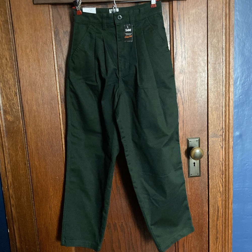 Lee Green High Rise Pleated Flood - Women's Size 26 - NEW WITH TAGS - Picture 1 of 9